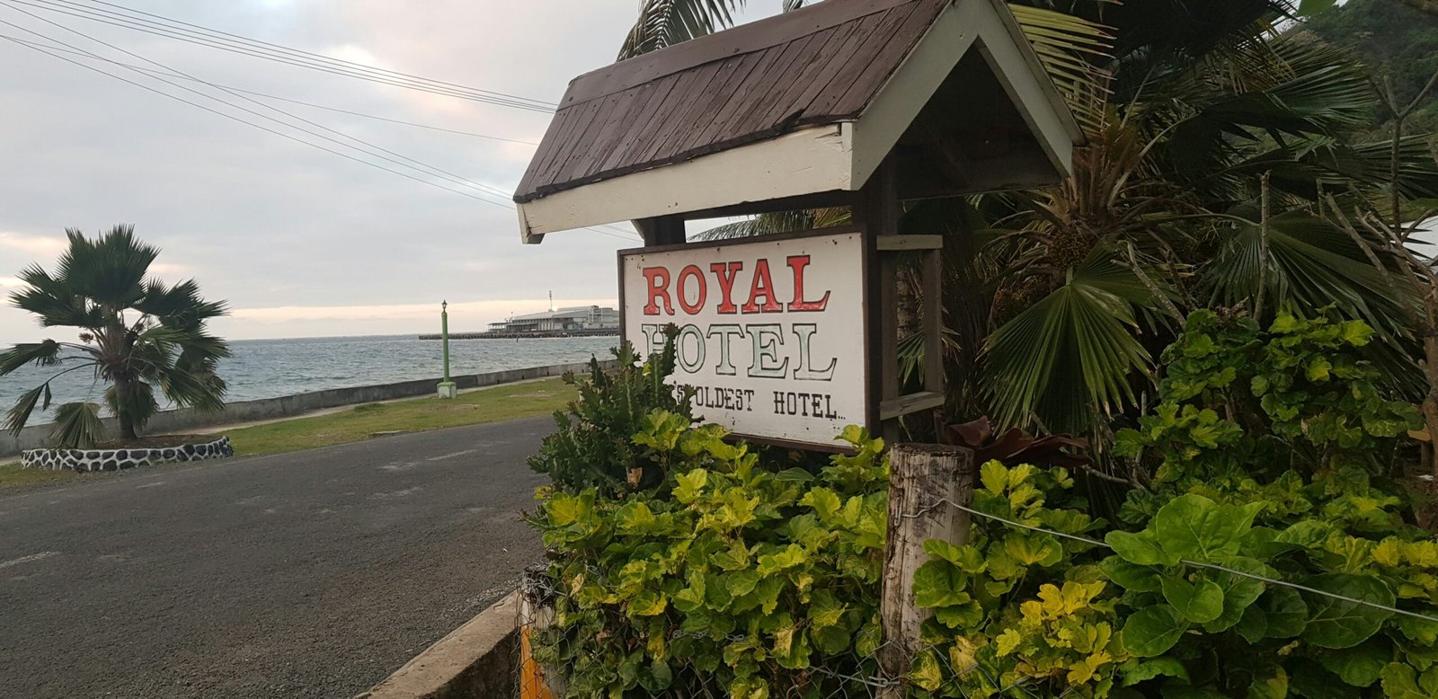 How My Close Friends Find Cheap Hotels Without Scams